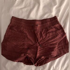 Athleta 4inch linen shorts